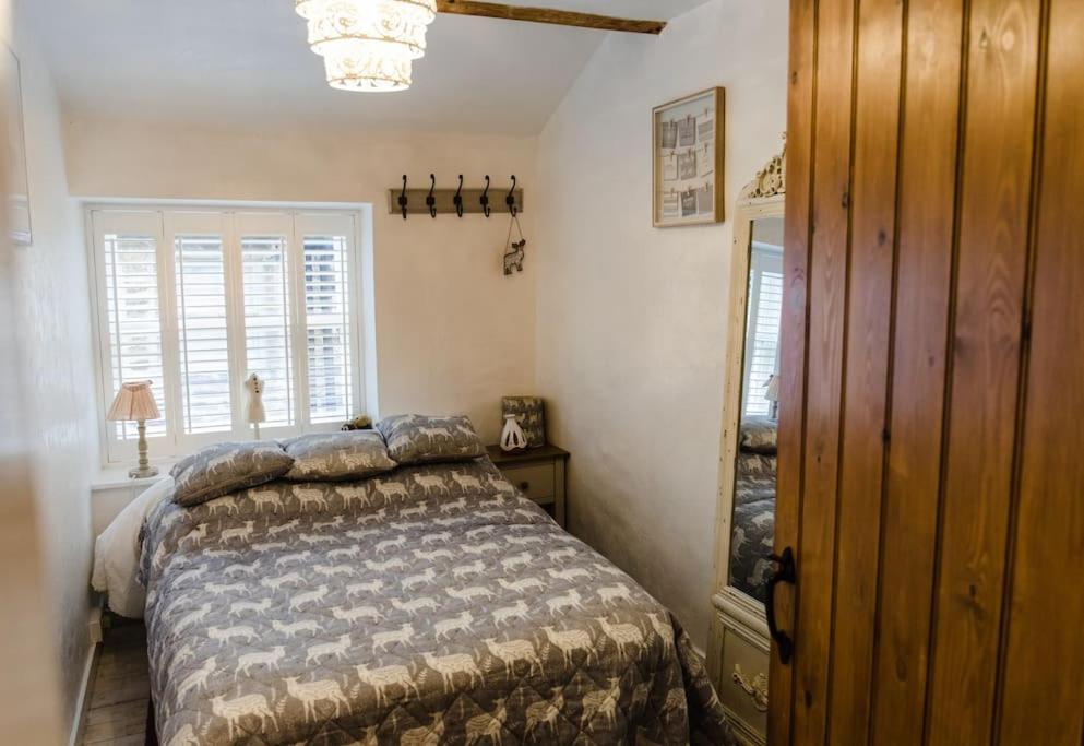 1800 Period Grade 2 Listed Cottage Addingham Exterior photo