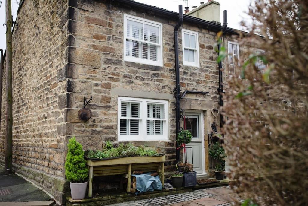 1800 Period Grade 2 Listed Cottage Addingham Exterior photo